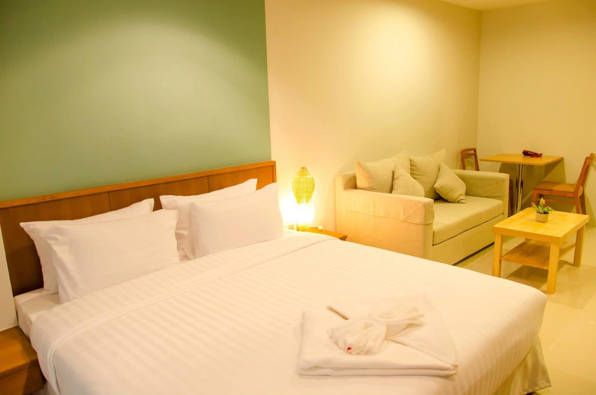 Crystal Jade Hotel Rayong Extérieur photo