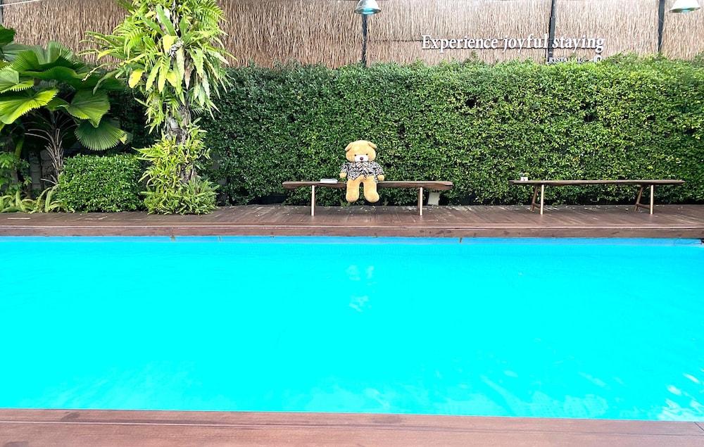 Crystal Jade Hotel Rayong Extérieur photo